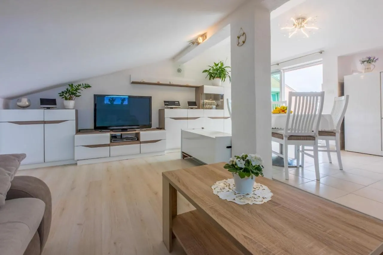 Koni Apartment Crikvenica 0*,  Croatia